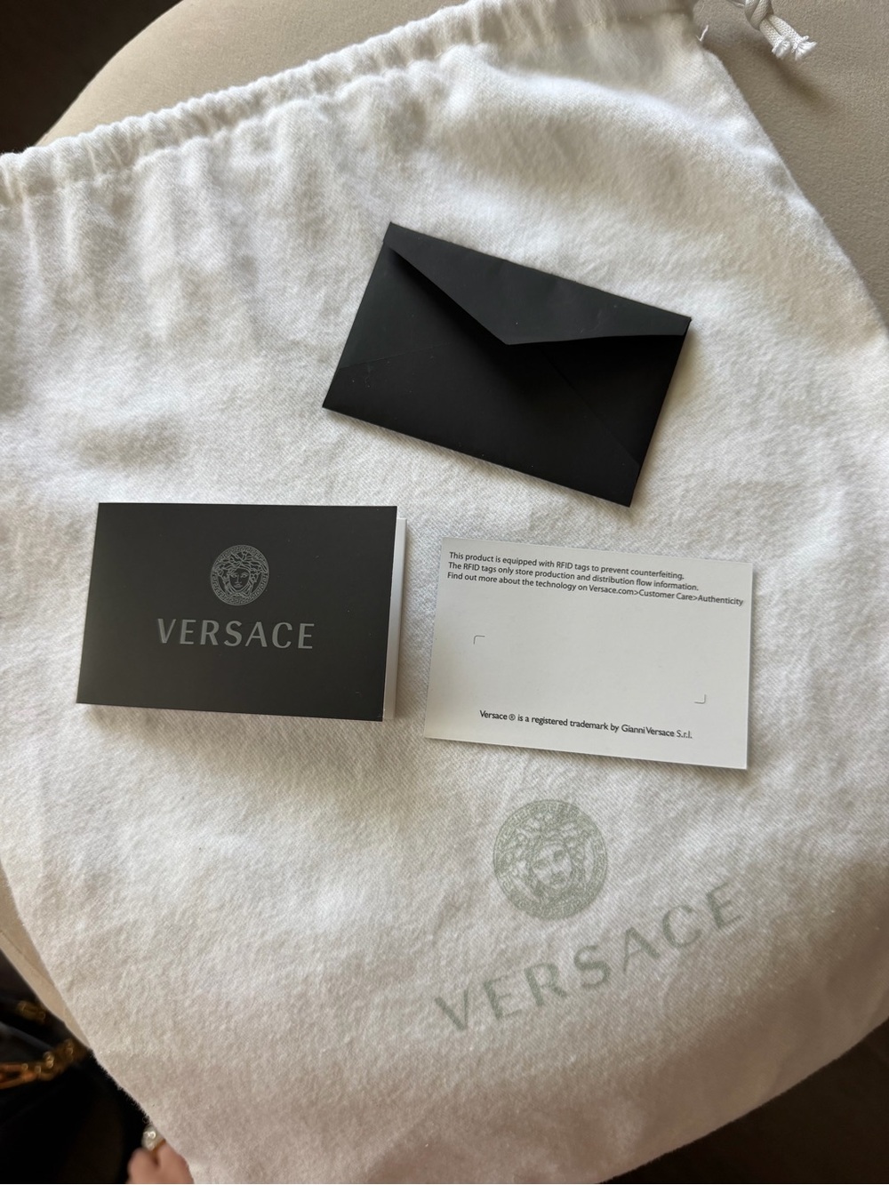 VERSACE Greca Goddess shoulder bag with two kinds of straps. - Picture 10 of 11